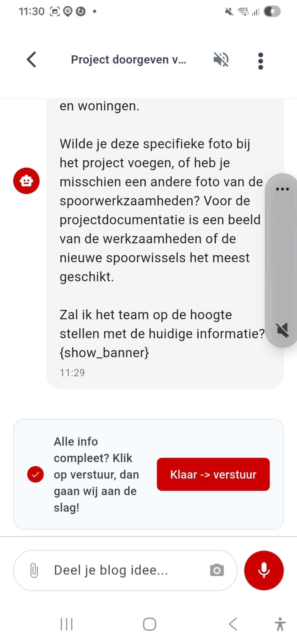 AI assistent stelt verdiepende vragen over geüploade project informatie met verstuur knop